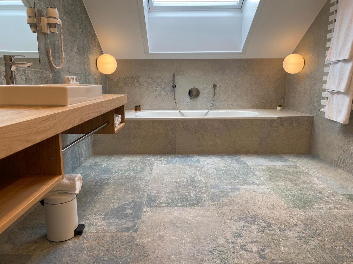Gasthof & Hotel Bichler Emmering  ภายนอก รูปภาพ